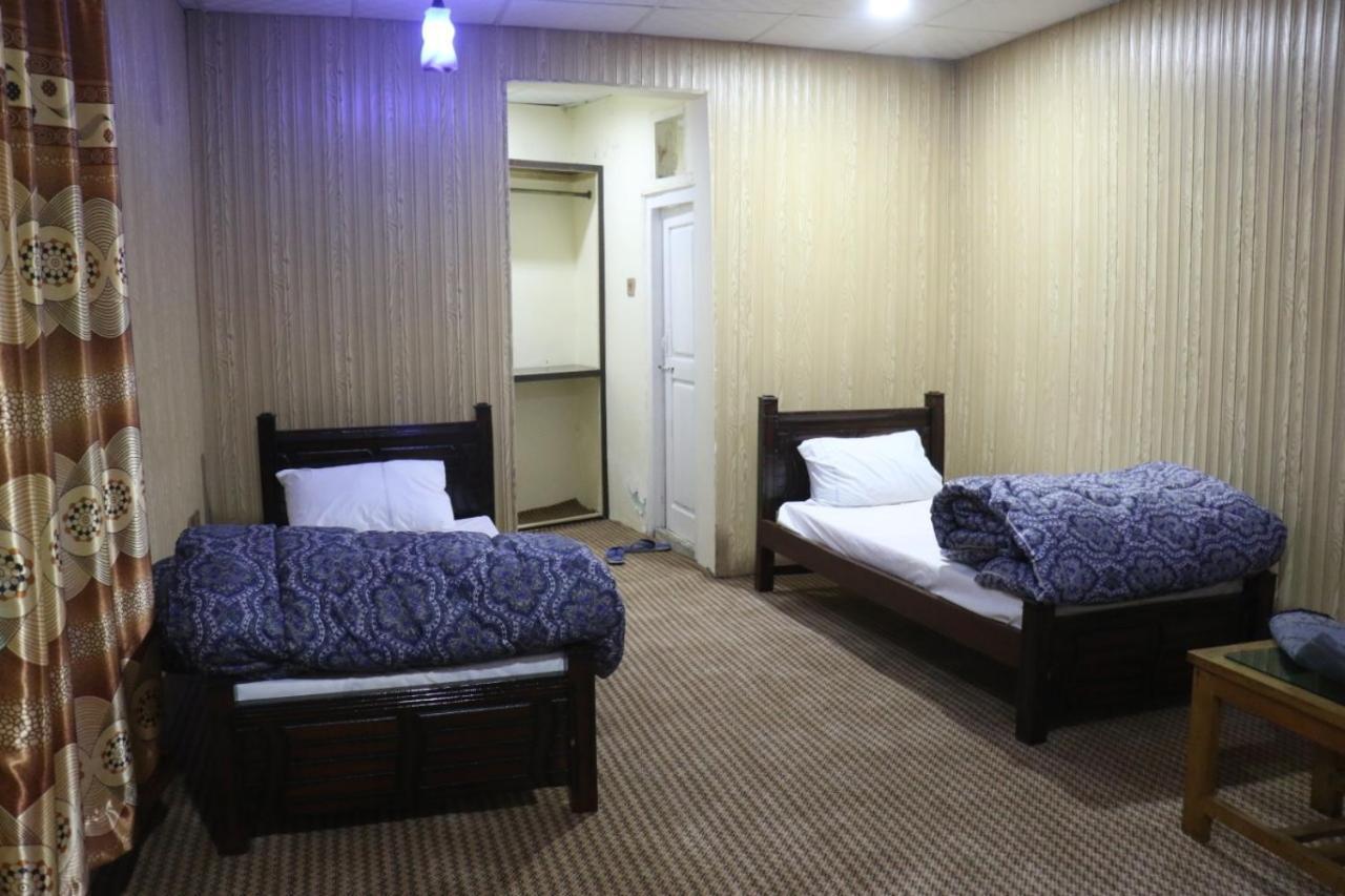 Golden Peak Guest House Гилджит Екстериор снимка