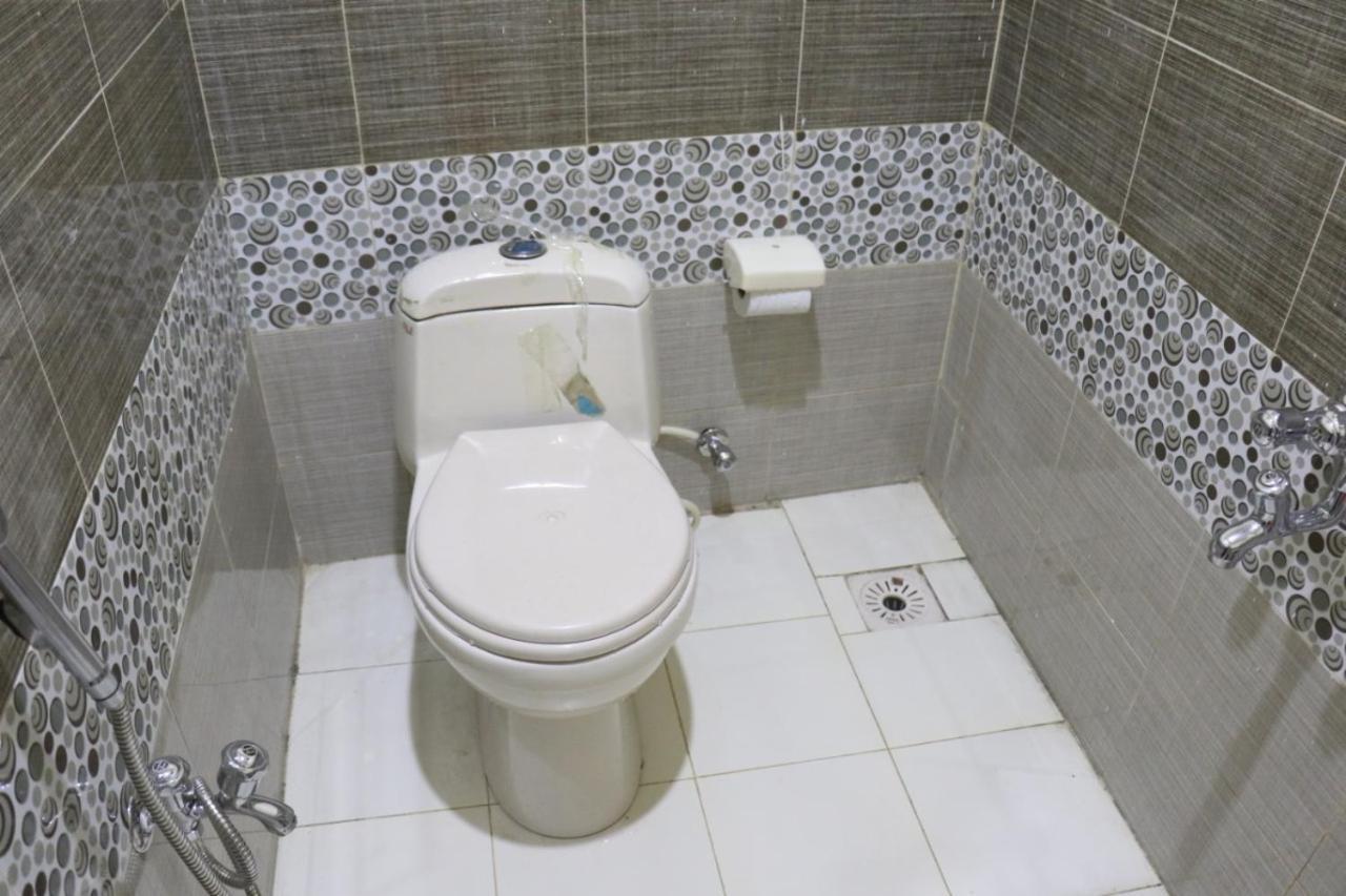 Golden Peak Guest House Гилджит Екстериор снимка