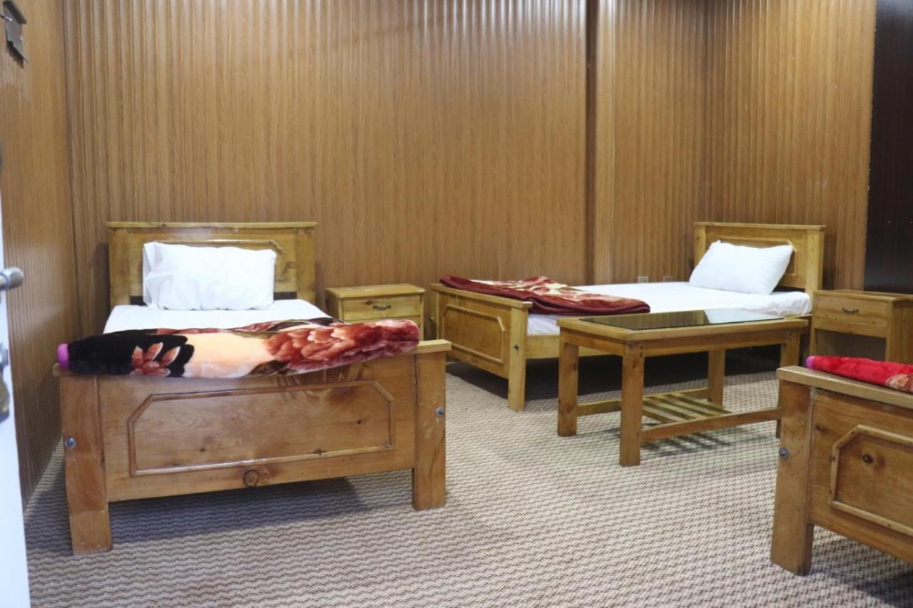 Golden Peak Guest House Гилджит Екстериор снимка