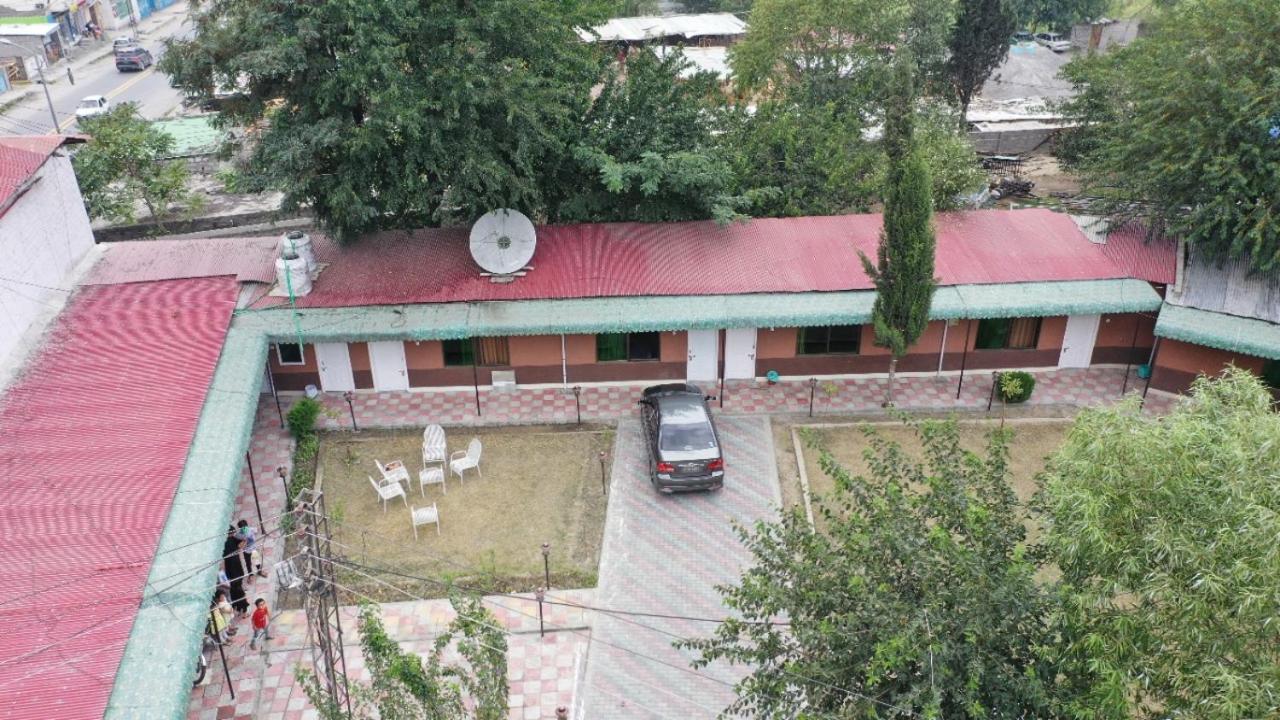 Golden Peak Guest House Гилджит Екстериор снимка